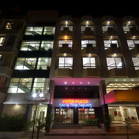 Hotel New Holiday Plaza นาชิก ภายนอก รูปภาพ