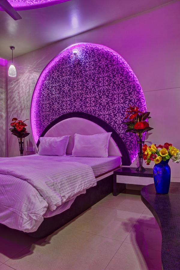 Hotel New Holiday Plaza นาชิก ภายนอก รูปภาพ